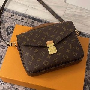 Louis Vuitton Pochette Métis